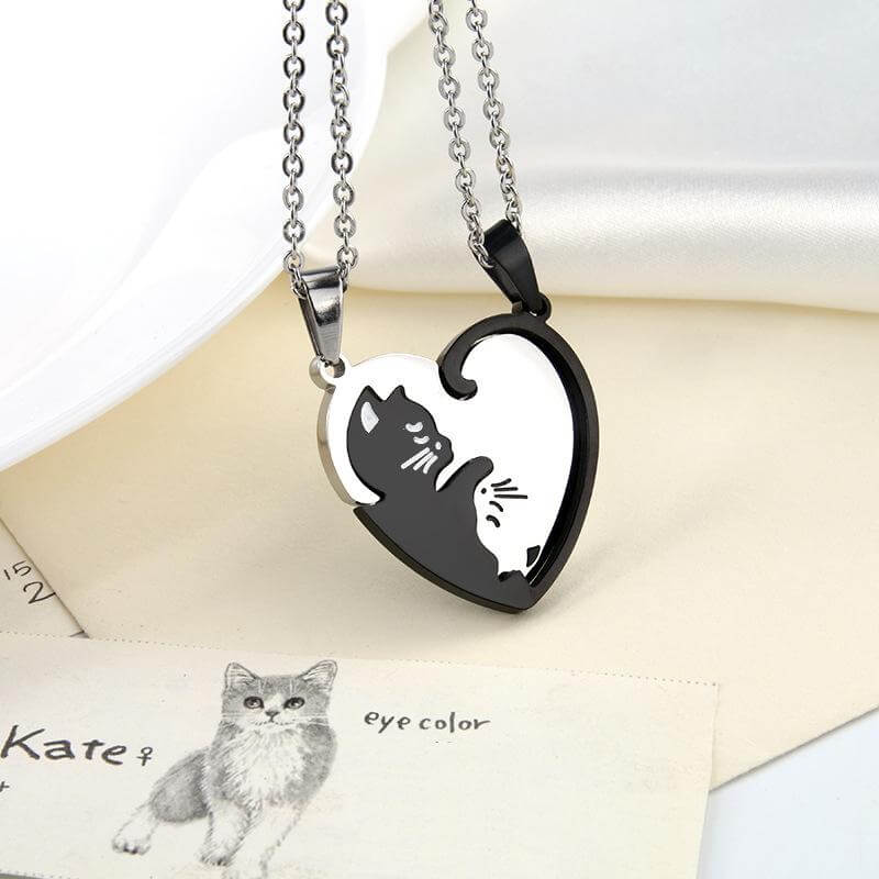 Cuddling Kittens BFF Friendship Necklace - Heart shaped Black color - Front view