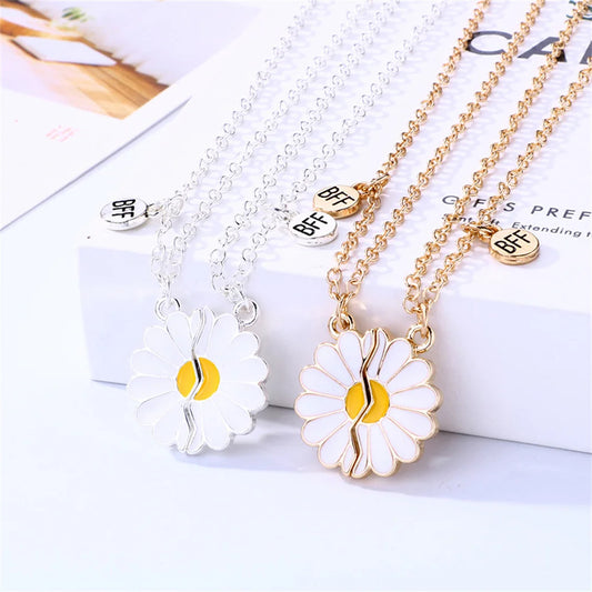 Daisy Flower Besties Necklace
