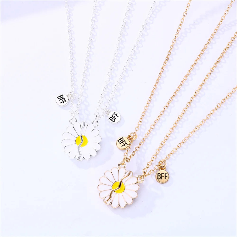 Daisy Flower Besties Necklace