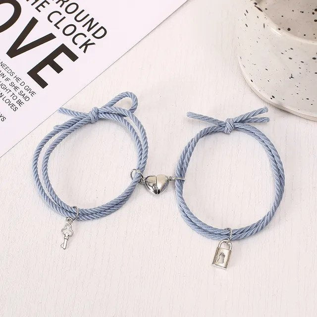 Key to My Heart BFF Bracelet – Blue variant - Magnetic string bracelets with a bonded heart design, featuring a key and lock charm for a meaningful friendship connection.