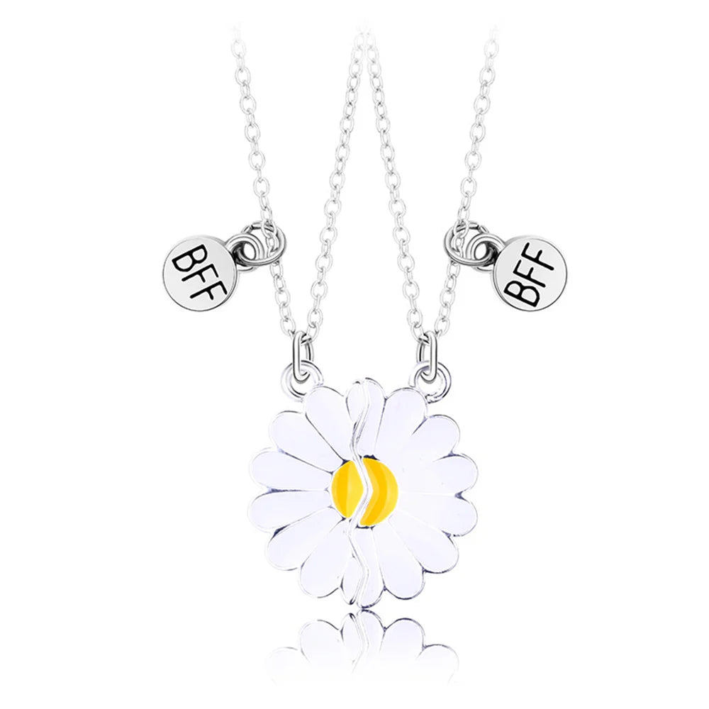 Daisy Flower Besties Necklace